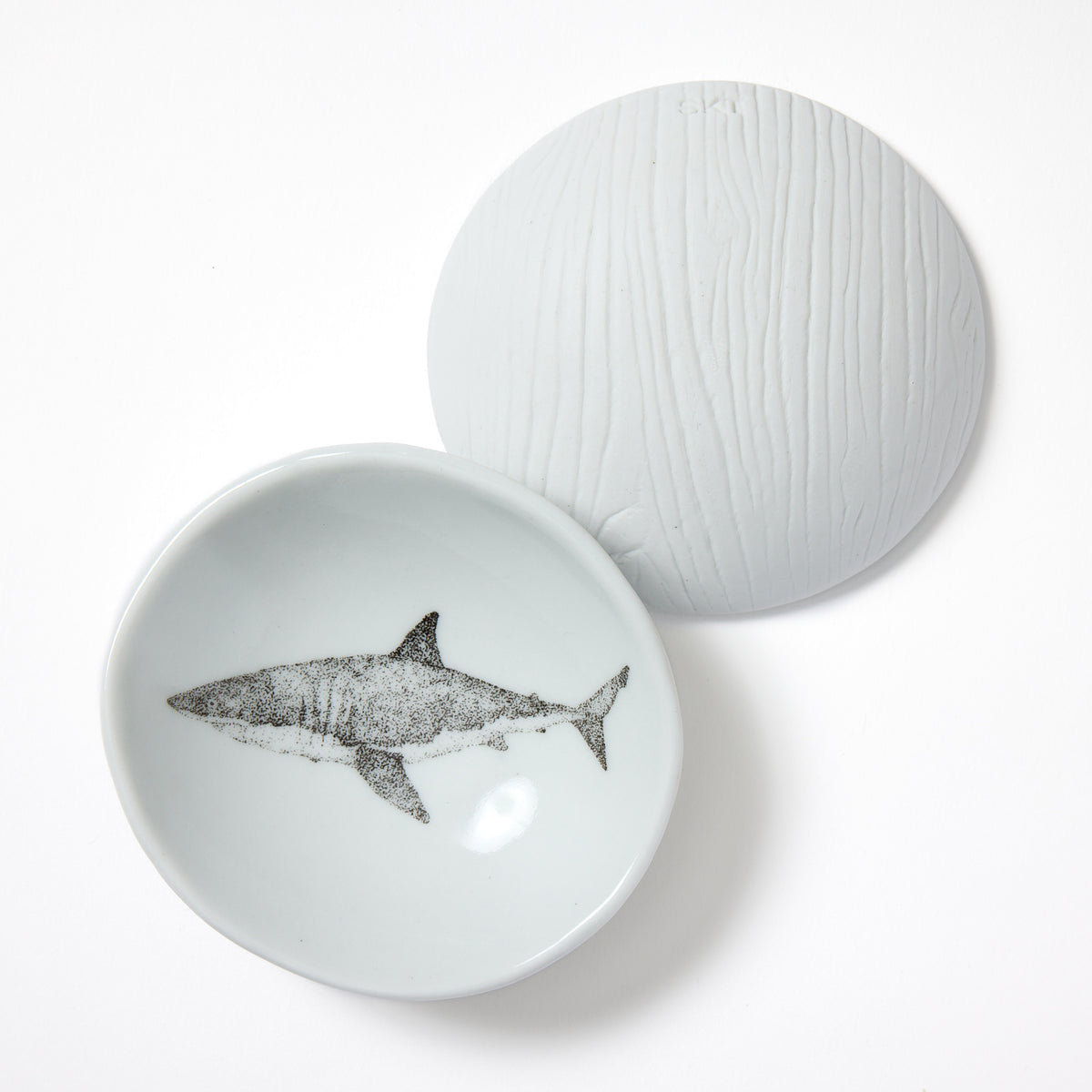 Shark Woodgrain Dish